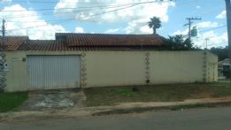 VENDE - SE  GIO DE UMA CASA NO BAIRRO ITAPO. APARECIDA DE GOINIA - GO.